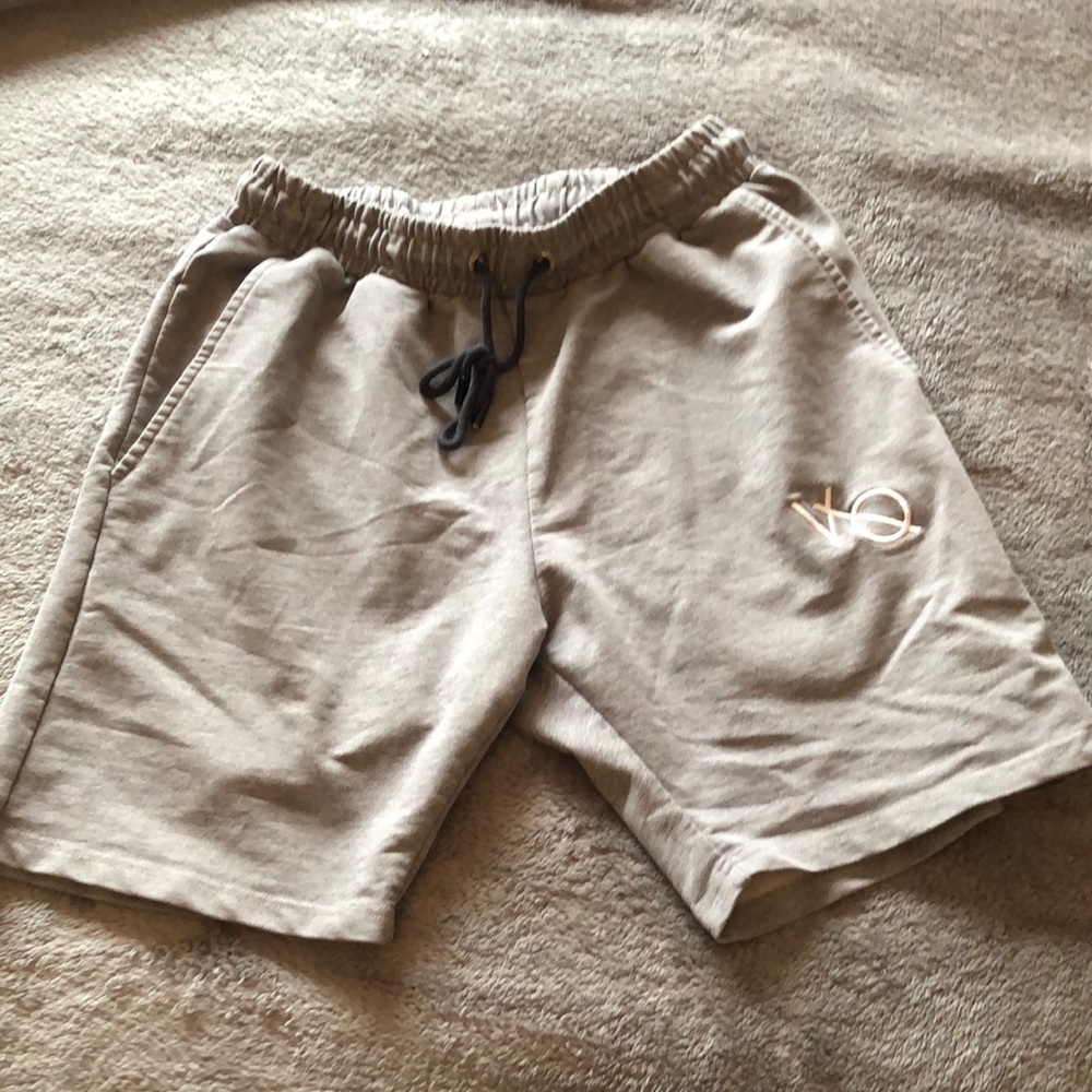 Men’s grey sweatshorts